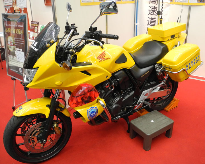 黄色いオートバイ